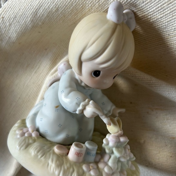 Precious Moments - Picture 3 of 5